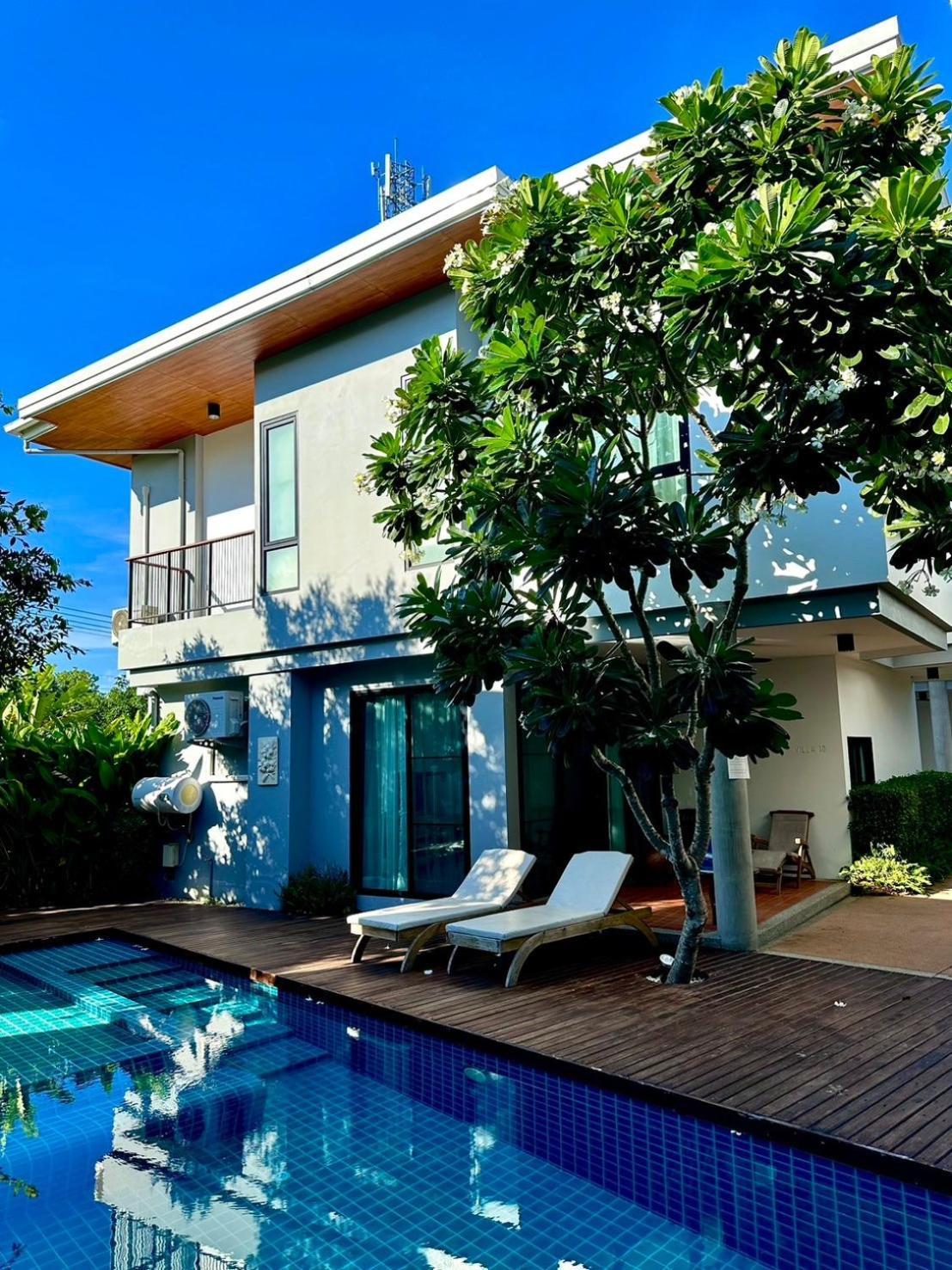 Chic 6 Villa